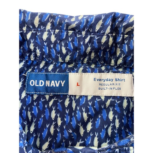 Old Navy Built-In Flex Mens Button Up Everyday Shirt Large Blue Fish Print - Picture 3 of 11